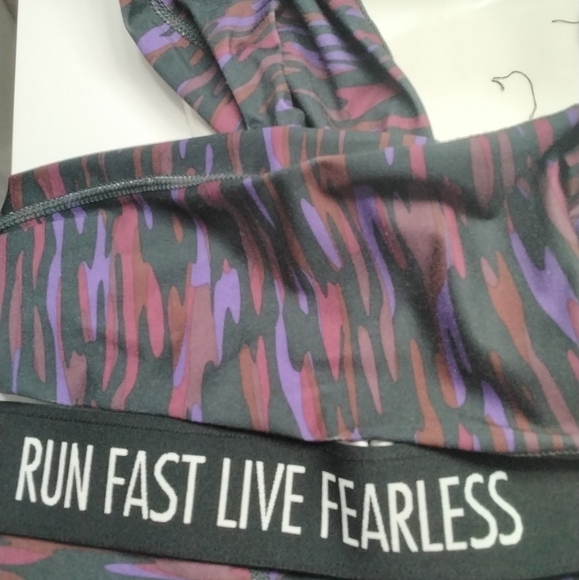 Nike Women's Dri Fit Running Capri Pants   Size S - Picture 5 of 6